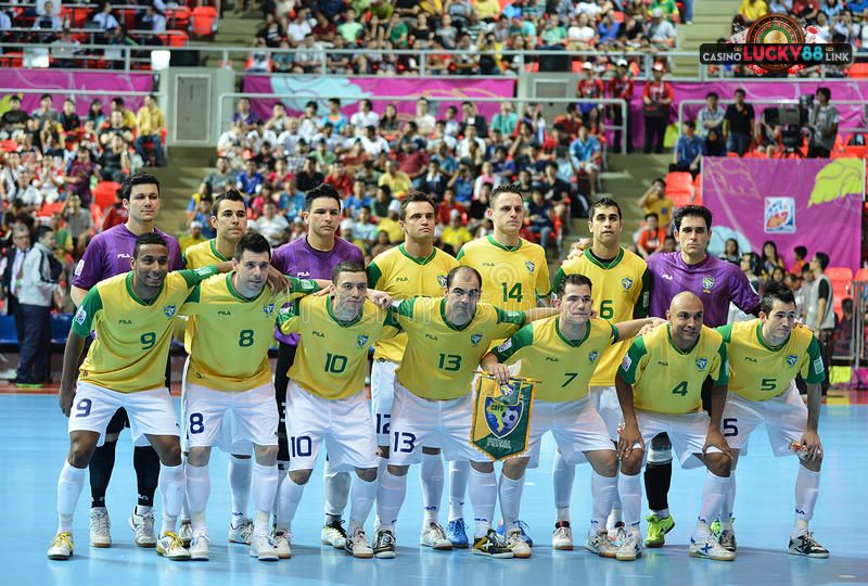 Futsal World Cup có khác bóng đá thông thường hay không?